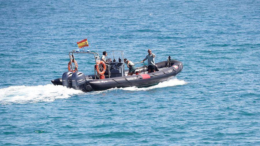 В Барселоне произвели контролируемый взрыв обнаруженного в море снаряда