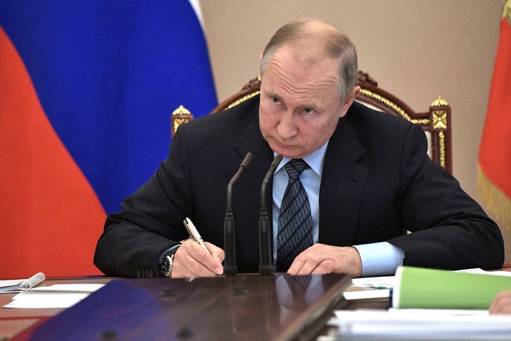 Владимир Путин призвал повысить доходы граждан