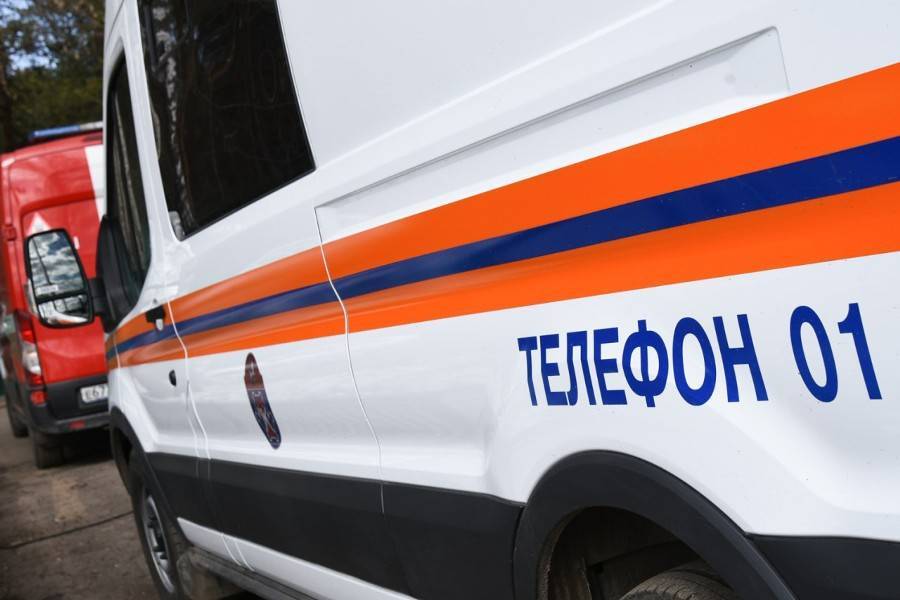 Ребенка спасли из заблокированной машины в центре Москвы