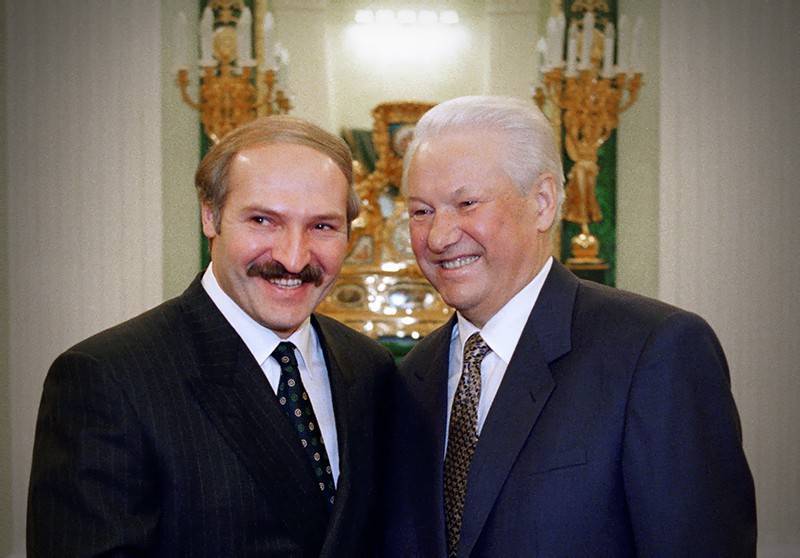 Умер политтехнолог Ельцина и Лукашенко