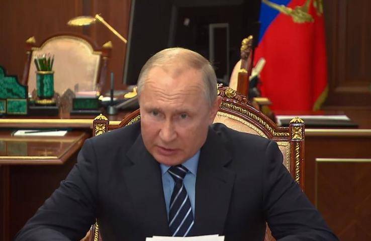 Путин призвал решить проблему медленного роста зарплат россиян
