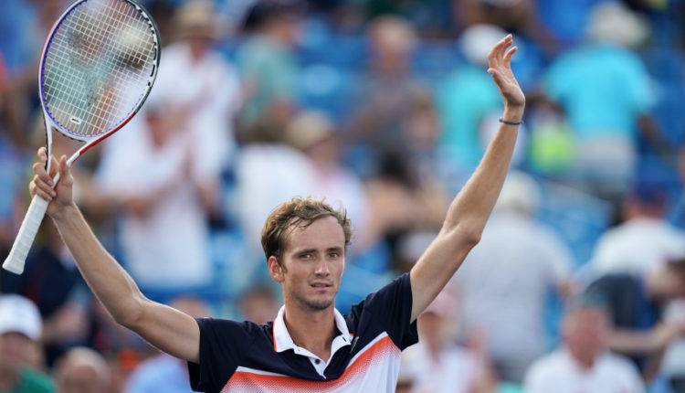 Российский теннисист Даниил Медведев вышел во второй раунд US Open