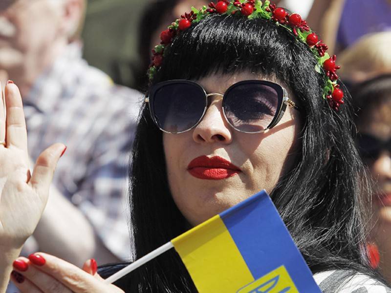 Пушков оценил обещание Порошенко поднять над Донецком украинский флаг