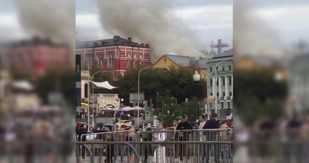 Пожар произошел в Богородице-Рождественском монастыре в Москве