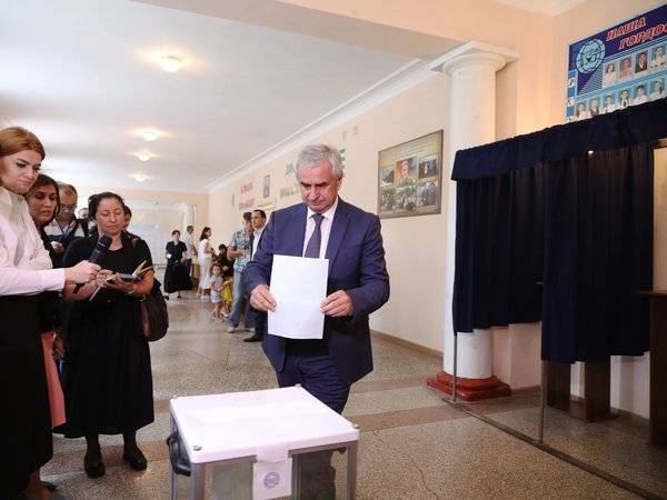 Президент Абхазии назвал себя лидером первого тура выборов главы республики