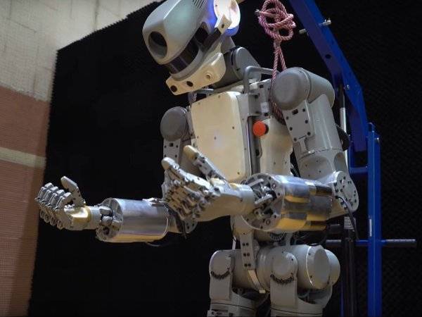 «Застрял в пробке: робот Федор извинился за провал первой стыковки с МКС