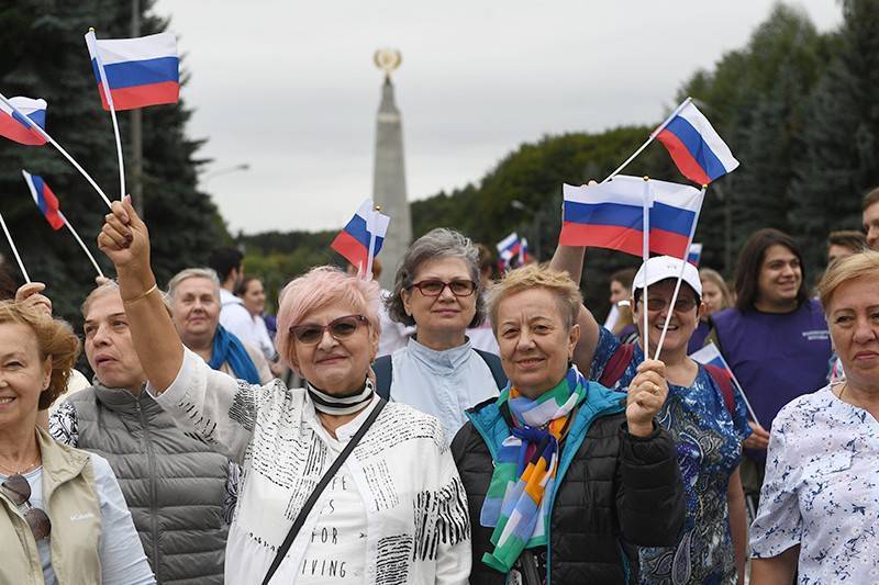 На Поклонной горе День флага России отметили более 20 тыс. человек