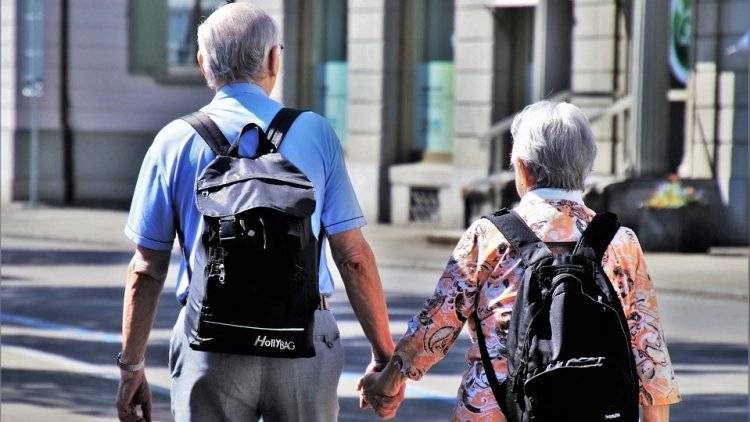 Минтруд предложил оплачивать пенсионерам-льготникам проезд до места отдыха за рубежом