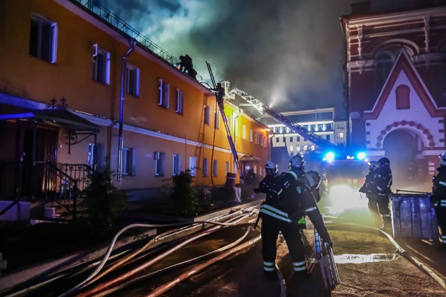 Пожар не повредил памятники Рождественского монастыря в Москве