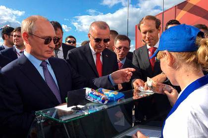 Путин закупился мороженым на пять тысяч рублей