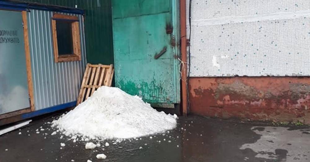В Москве нашли кучу снега