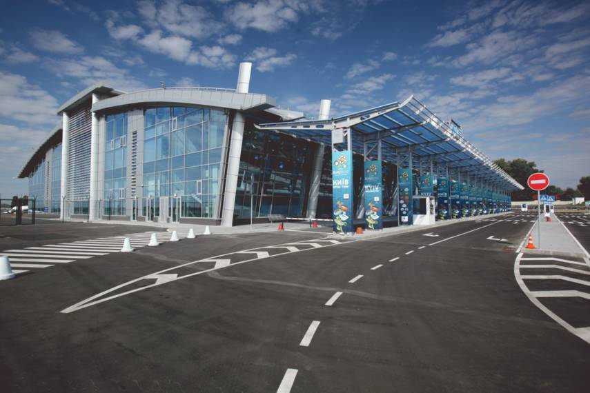 Аэропорт "Киев" закроется в сентябре на 10 дней