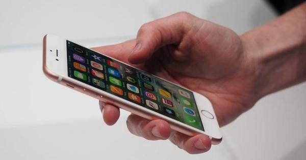 Apple и Samsung призвали к ответу за выпуск опасных для здоровья смартфонов