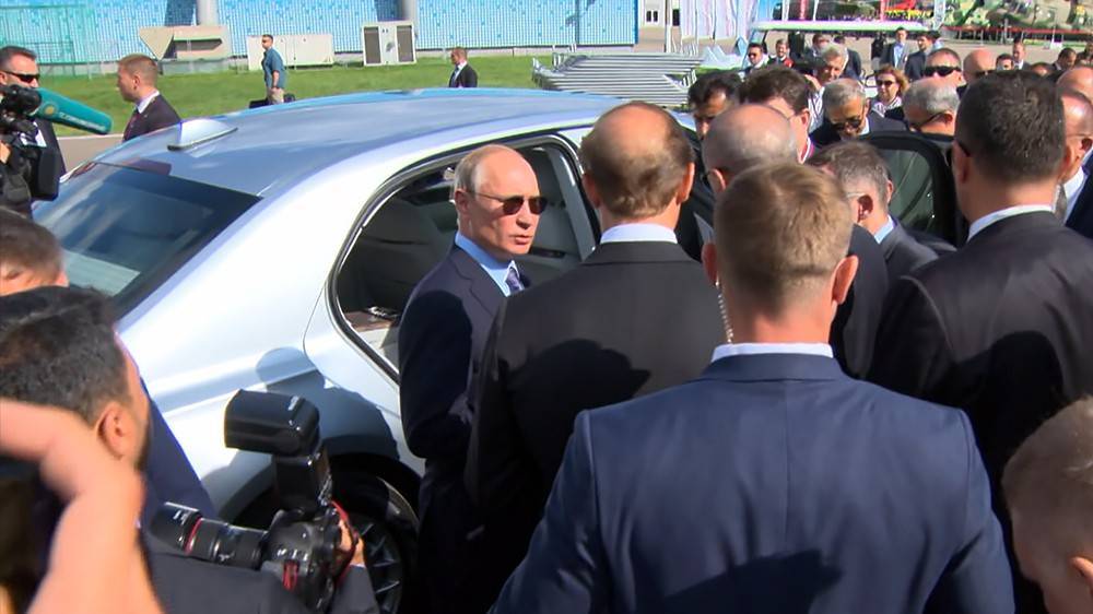 Путин показал Эрдогану лимузин Aurus (видео)