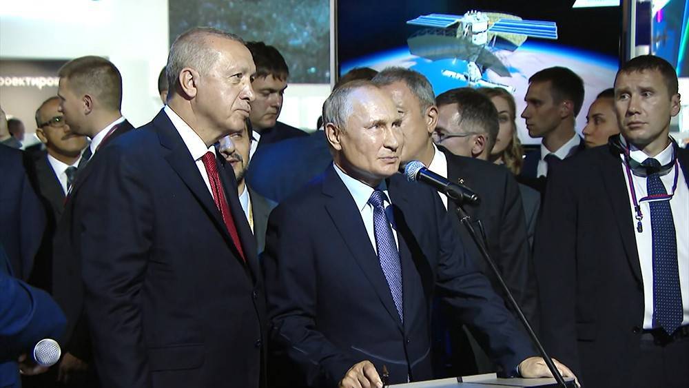 Высокий класс: Путин оценил действия экипажа МКС