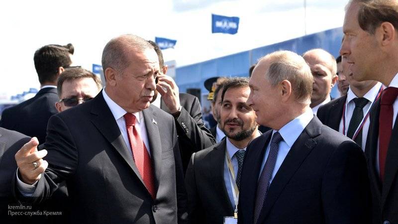 Путин угостил Эрдогана мороженным и предложил отдать сдачу главе Минпромторга