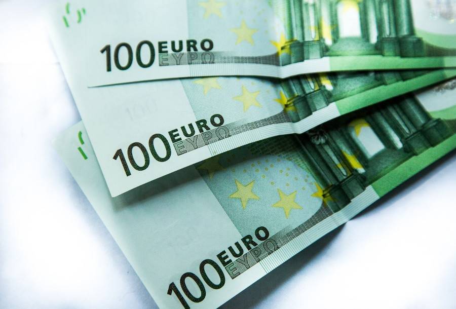 Курс евро вырос до 74 рублей