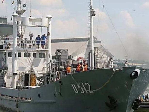 Украинский разведывательный корабль заходил в зону проведения учений ЧФ РФ
