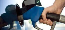 В России возобновился резкий рост биржевых цен на бензин