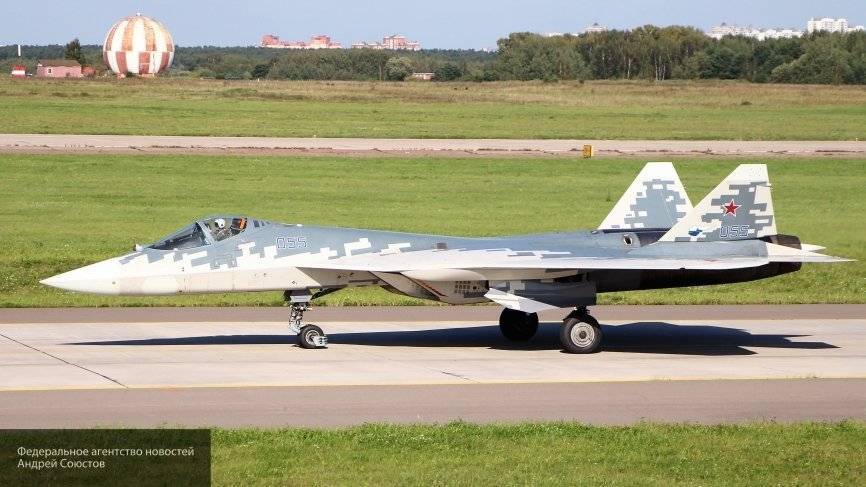 Пользователи Сети обсуждают видео с необычной посадкой истребителя Су-57