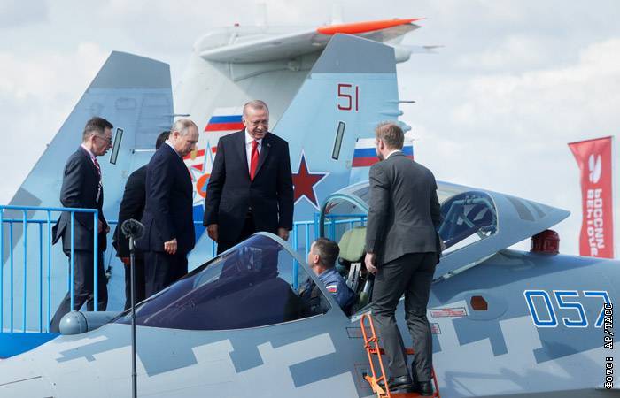 Путин на "МАКС-2019" показал Эрдогану новейший истребитель Су-57