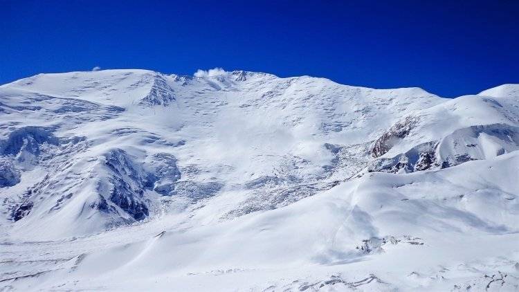 Спасатели начали поиски пропавших альпинистов в горах Кабардино-Балкарии
