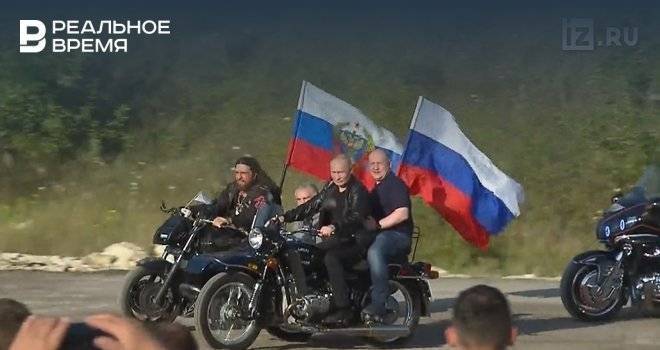В ГИБДД объяснили нежелание штрафовать Путина за езду без шлема