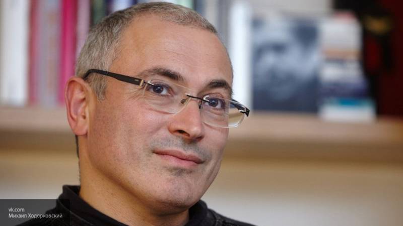 Следы от подпольной "фабрики компромата" в Петербурге привели к Ходорковскому