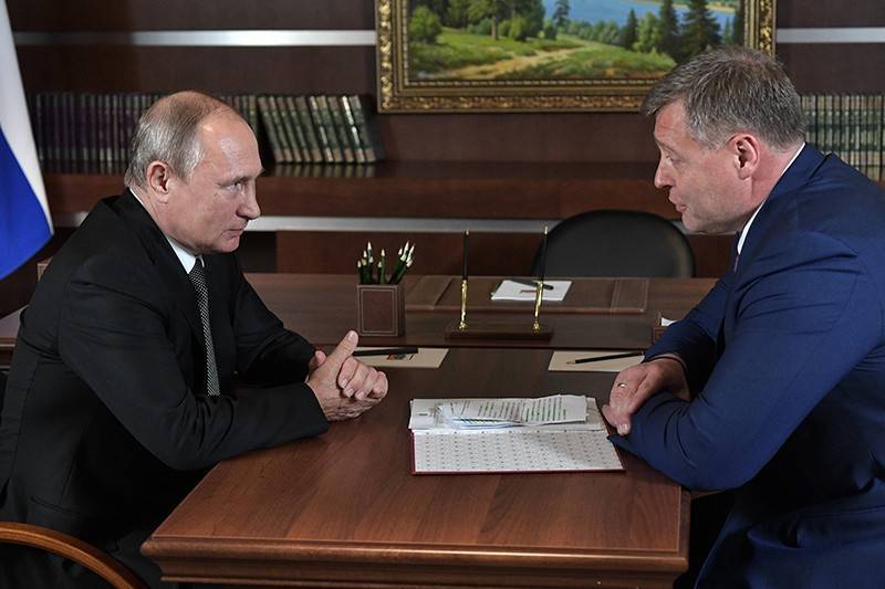 Путин дал совет главе Астраханской области