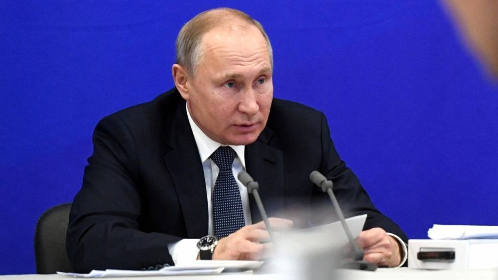 Путин сообщил, что 60 аэропортов РФ приведут в соответствие с международными нормами
