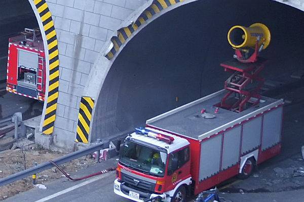 В Китае пять человек погибли в ДТП с загоревшимся в тоннеле грузовиком