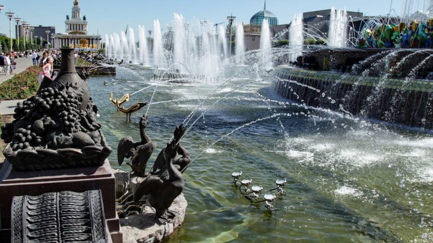 Москвичам пообещали теплую погоду на День города