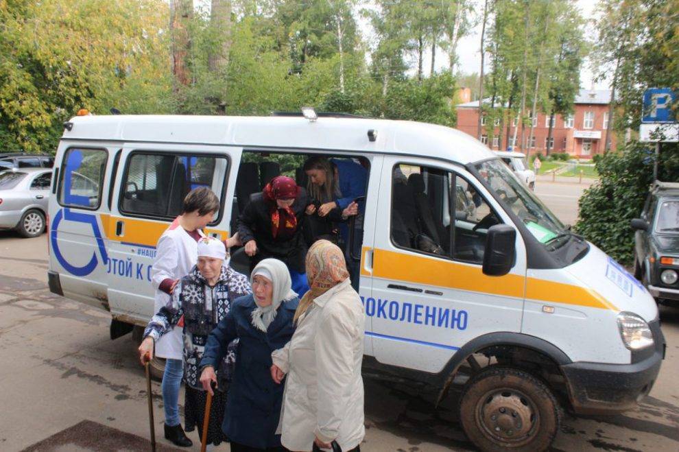 Мобильная бригада по доставке пожилых людей в больницы заработала в Глазовском районе
