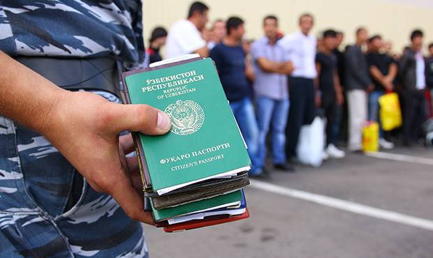 Московских полицейских обвинили в фиктивной регистрации 64 тысяч мигрантов