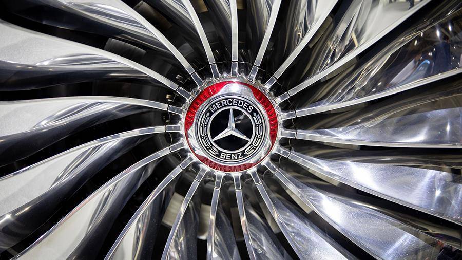 В России на треть упали продажи Mercedes-Maybach S-класса
