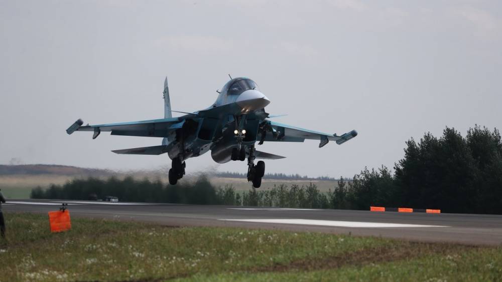 Боевые самолеты ВС РФ приземлились на строящуюся магистраль в Татарстане