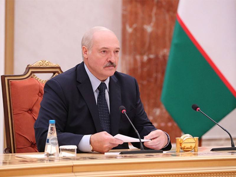 Лукашенко сравнил Россию с Казахстаном
