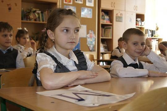 Стали известны расходы россиян на сбор детей в школу