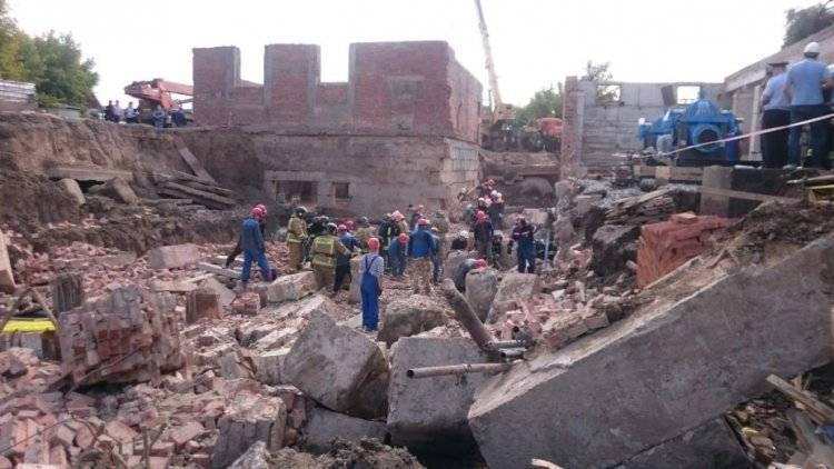 Реконструкцию здания в Новосибирске приостановили после обрушения
