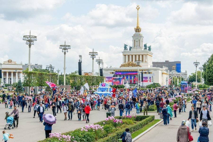 Фестиваль "PROлето" на Сахарова и ВДНХ удивит гостей яркой программой