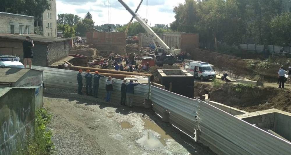 В МЧС подтвердили данные о двух погибших при обрушении здания в Новосибирске