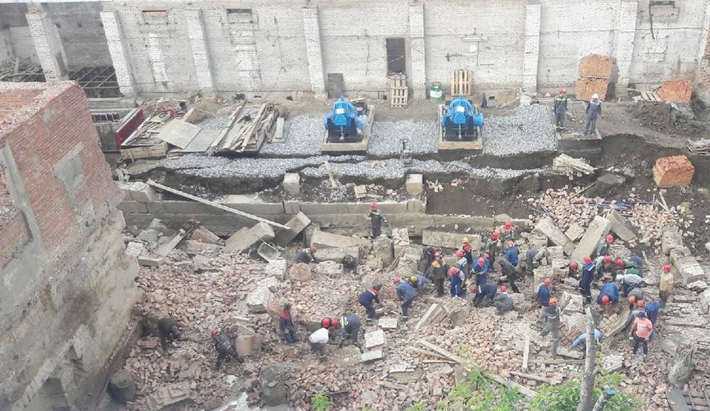 Есть жертвы: подробности обрушения здания в Новосибирске
