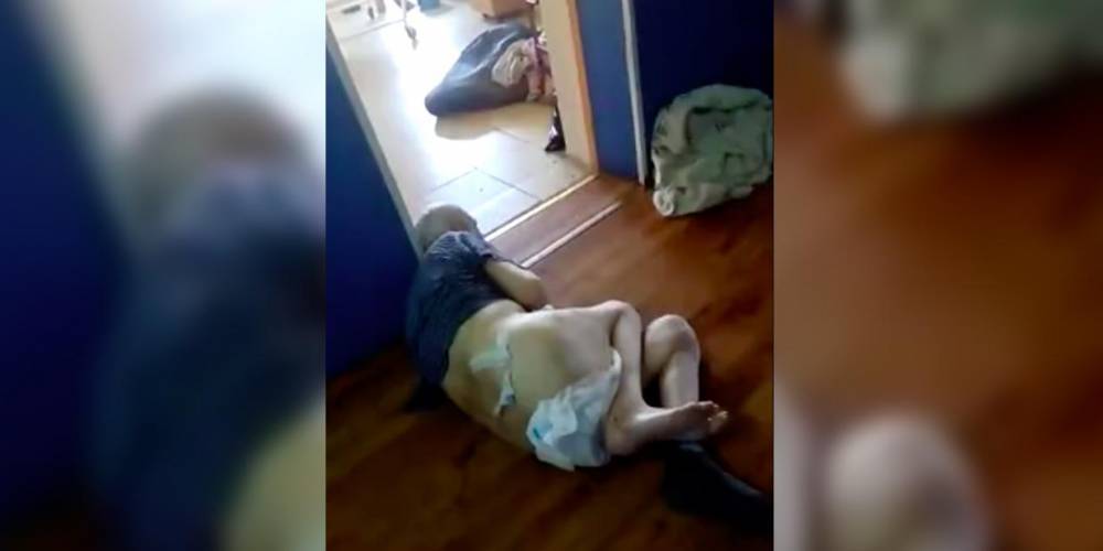 "Скотские условия": сотрудники орловского дома престарелых бросили полуголого инвалида на полу