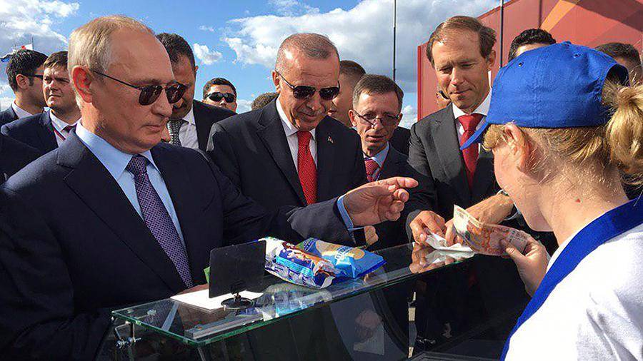 В Кремле объяснили покупку мороженого Путиным у «той самой» продавщицы