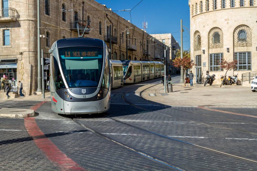 Пассажир трамвая в Иерусалиме получил 1500 шекелей за хамство контролера