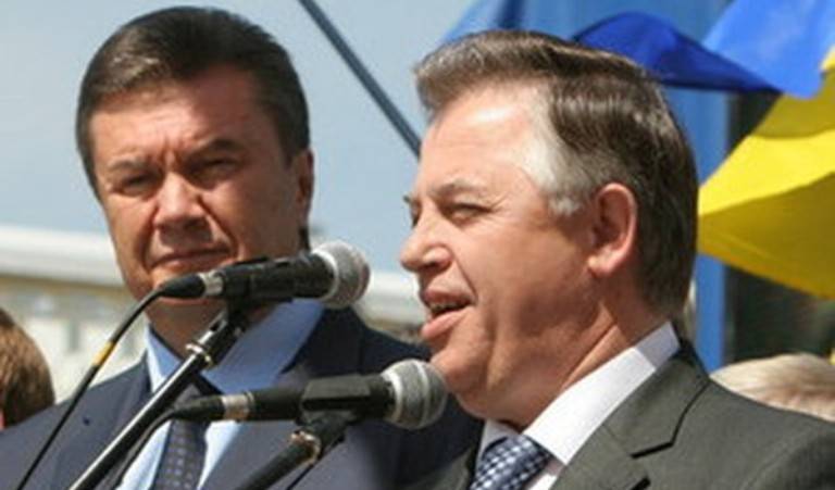К власти в Севастополе рвутся тени Симоненко и Януковича