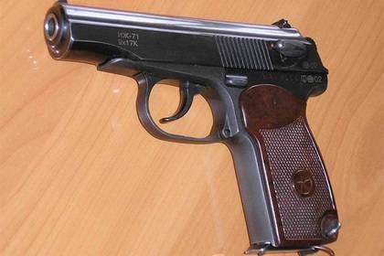 Российский охранник устроил кутеж в поезде и потерял пистолет