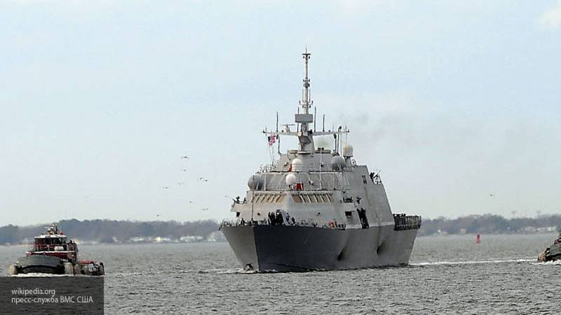 Китай не разрешил американскому военному судну зайти в порт Циндао