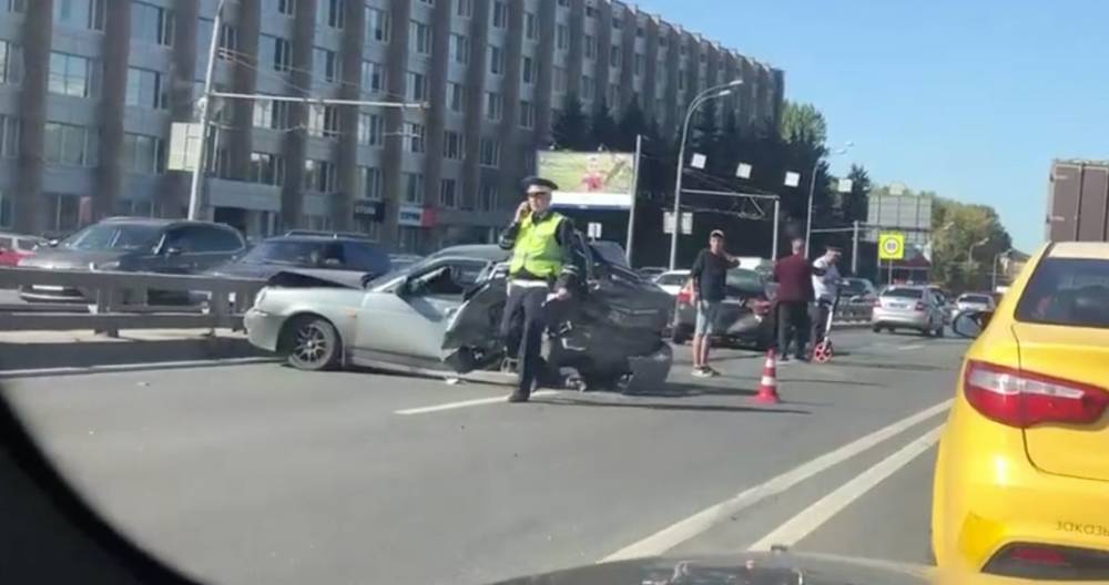 В ДТП на Варшавском шоссе пострадали два человека