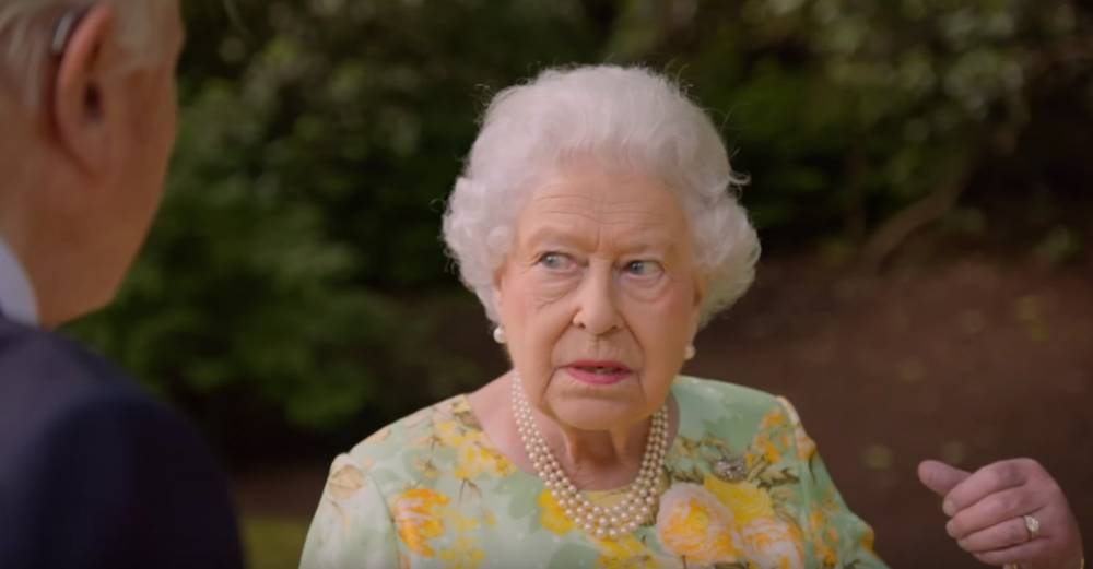 Елизавета II одобрила заморозку работы парламента Британии